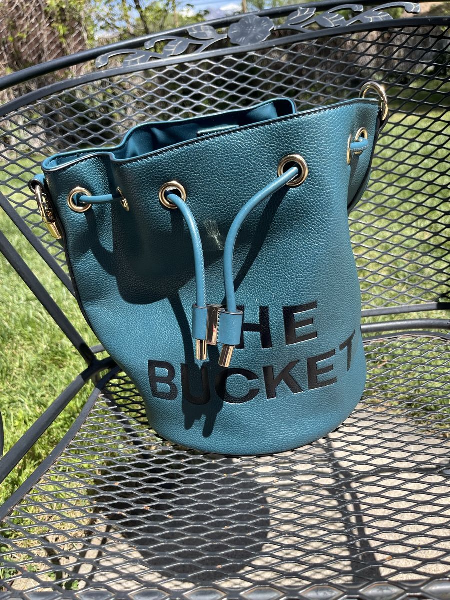 Bucket bag