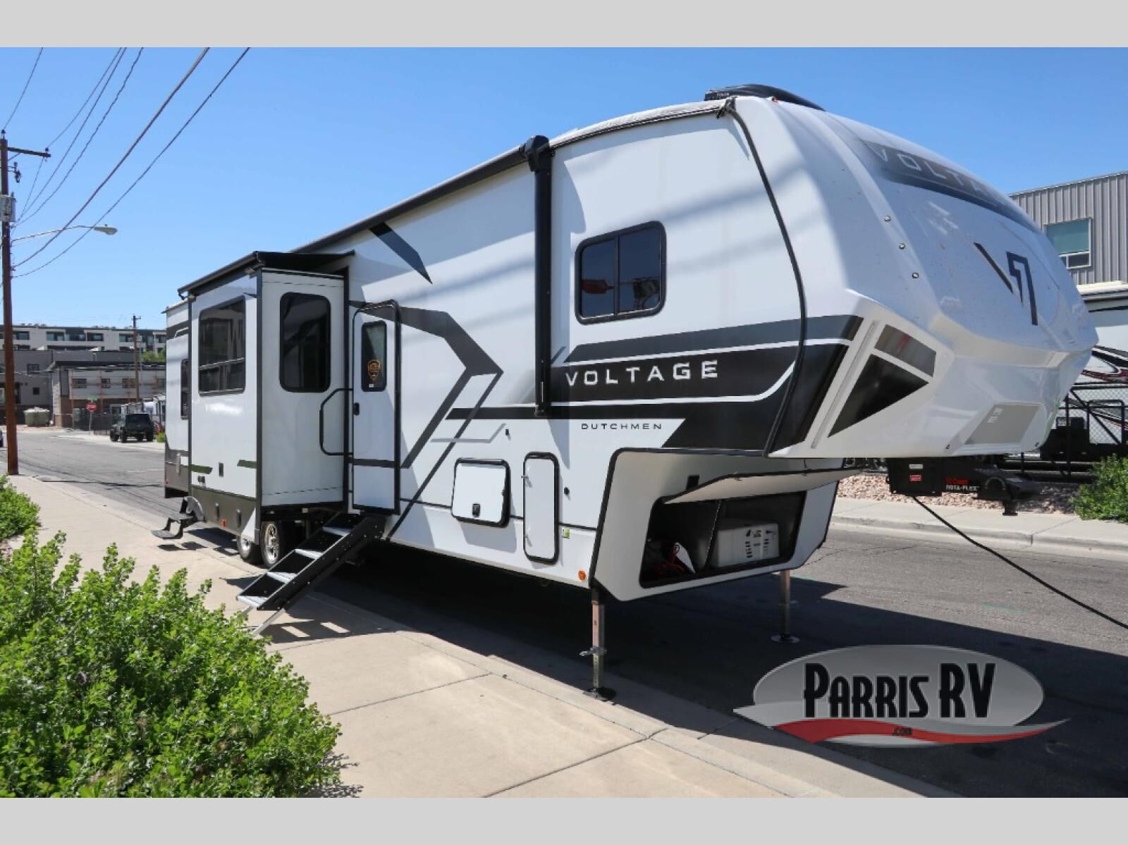 New 2025 Dutchmen RV Voltage V-Series 3600