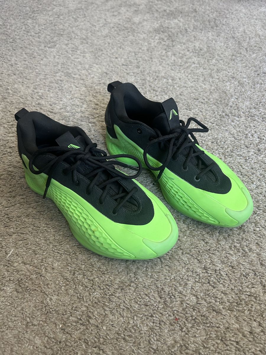 Anthony Edwards basketball shoes size 6