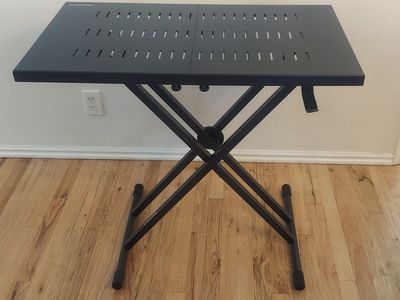 Liquid Stands Expandable DJ
Table Portable Audio Mixer
Stand