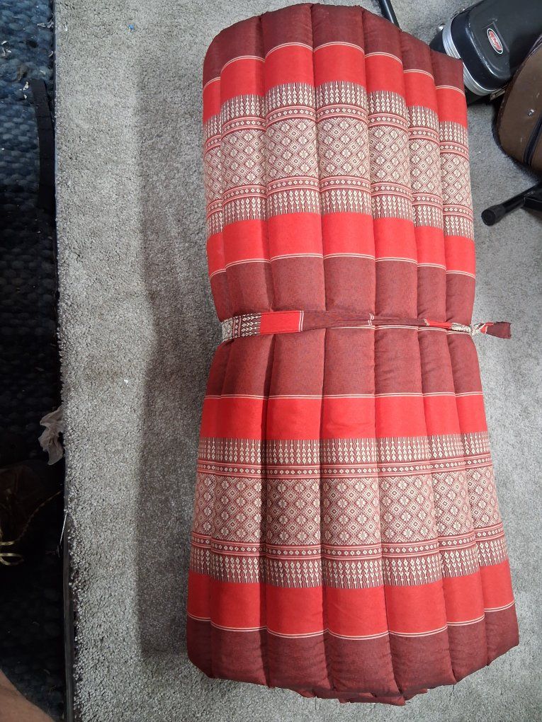 Beautiful Chinese /Thailand Style Cushioned Pad Nice!