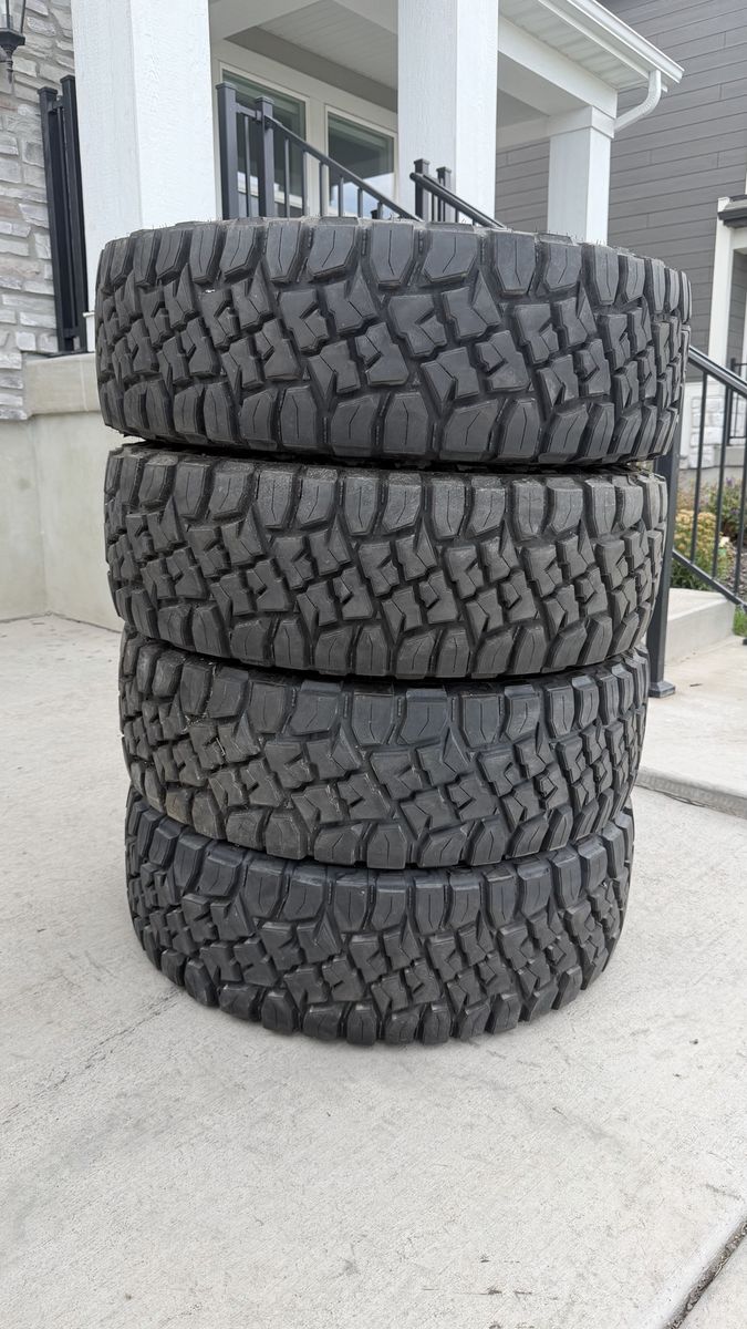 37/12.50R17 Toyo RT Pro Load E 10ply Almost New