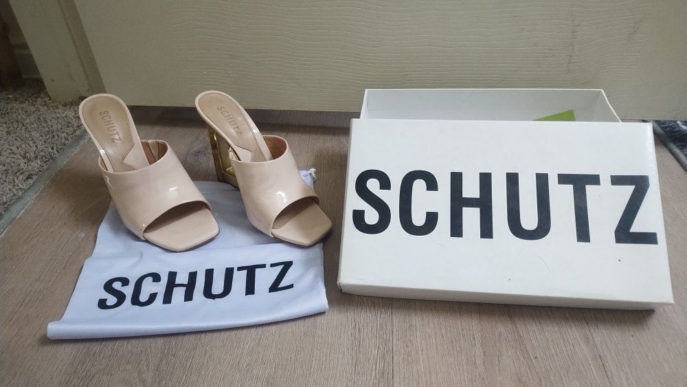 Schutz Divana Verniz Rose Nude Patent Leather Wedge Sandals - USA Size 8B