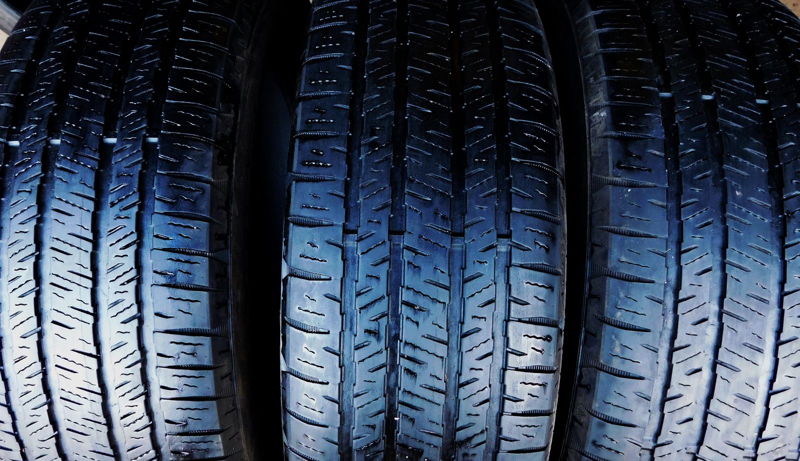 255 60R 20 Nexen