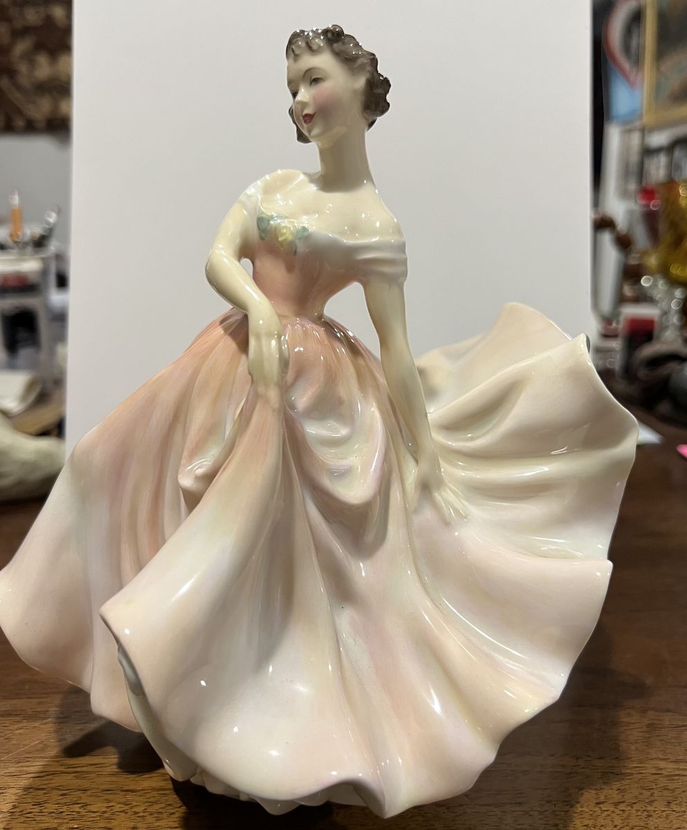 Beautiful ROYAL DOULTON THE POLKA BONE CHINA FIGUR