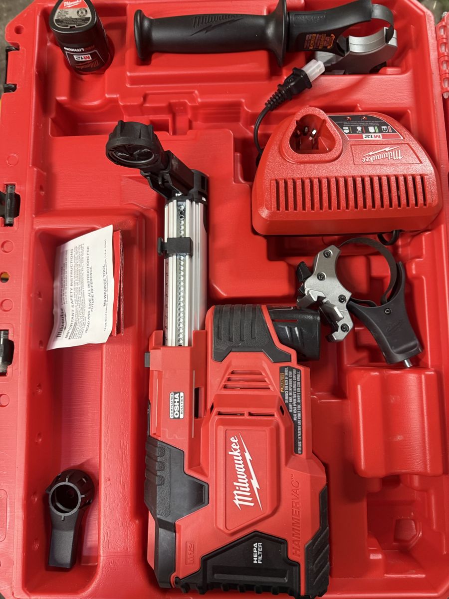 Milwaukee M12 HAMMERVAC HEPA Filter Dust Extractor Kit with Battery & Charger