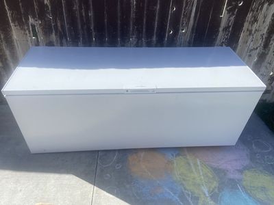 Frigidaire 24.8 Cubic Ft Chest Freezer