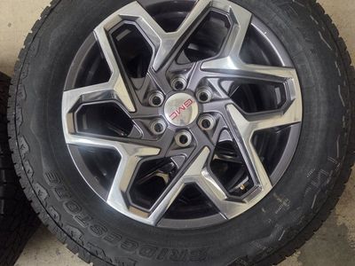 GMC 20" Wheels & Bridgestone Dueler A/T 275/60R20 Tires - Set of 4