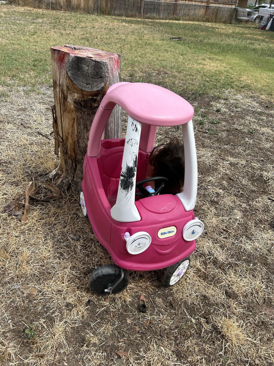 Little Tikes Pink Princess Cozy Coupe Ride-On Toy