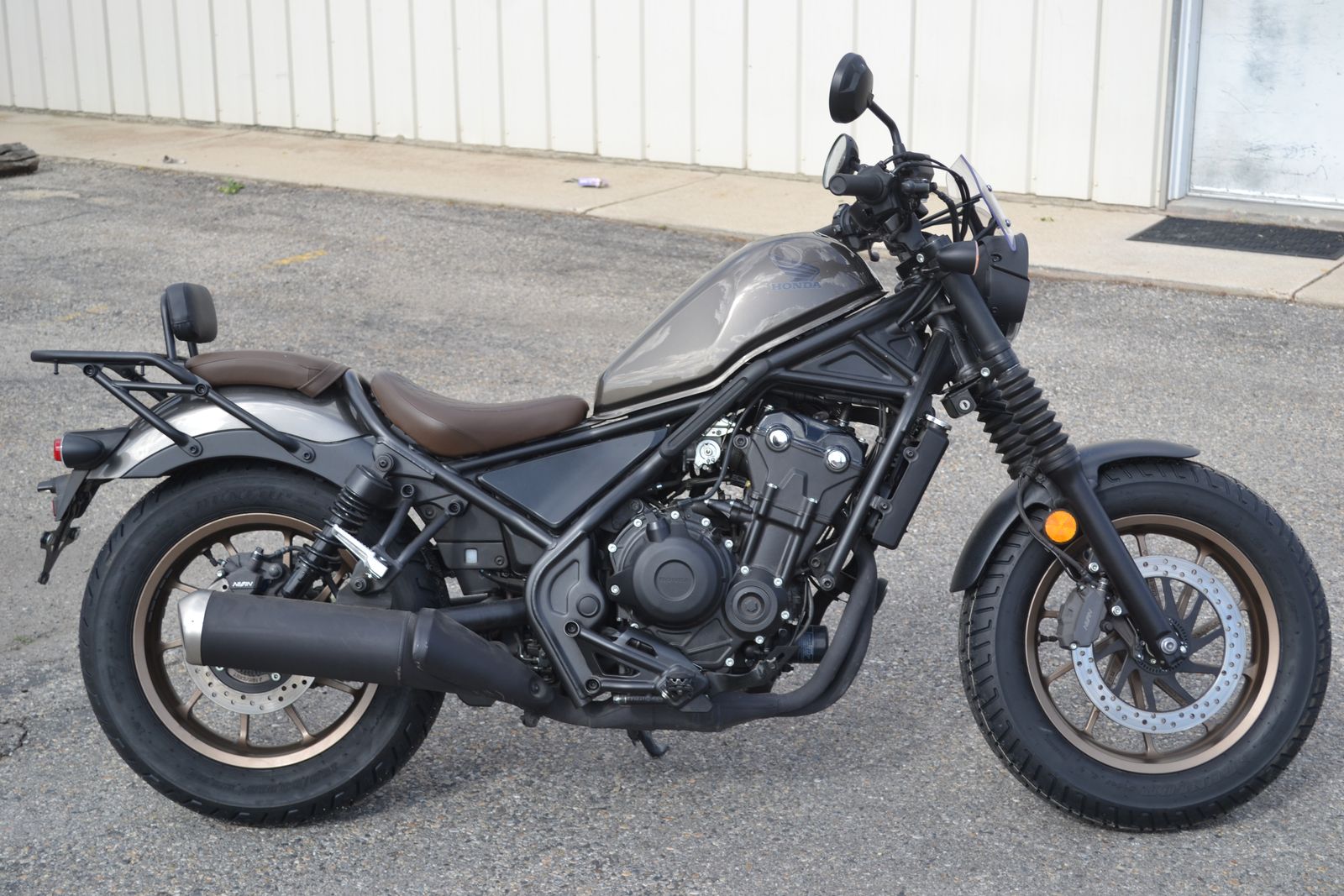 2023 Honda Rebel 500 - LOW MILES - NEW TIRES