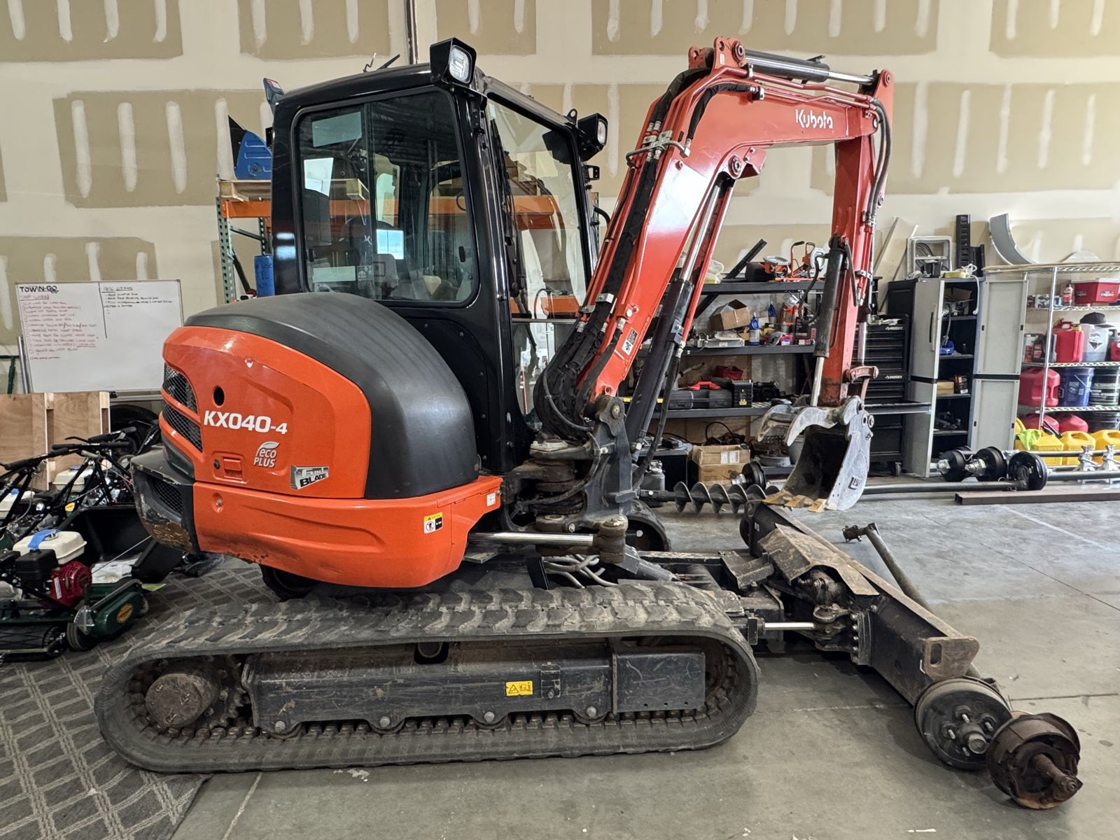 2021 Kubota KX040-4 Mini Excavator – Enclosed Cab – Hydraulic Thumb – 1,297 Hours