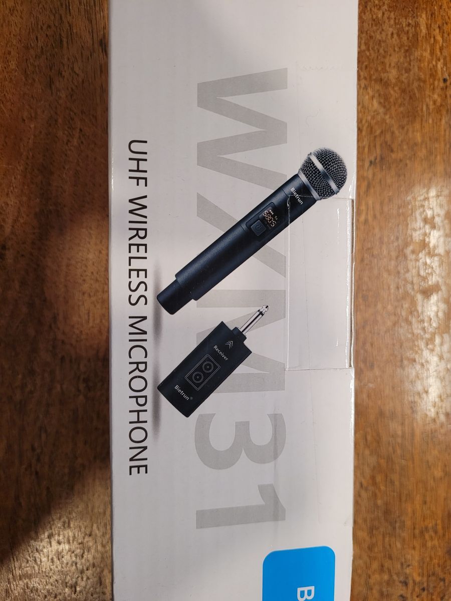 UHF Wireless Microphone