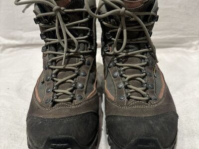 Cabela’s Women’s 8.5 Gore-Tex Mid Hiking Boots