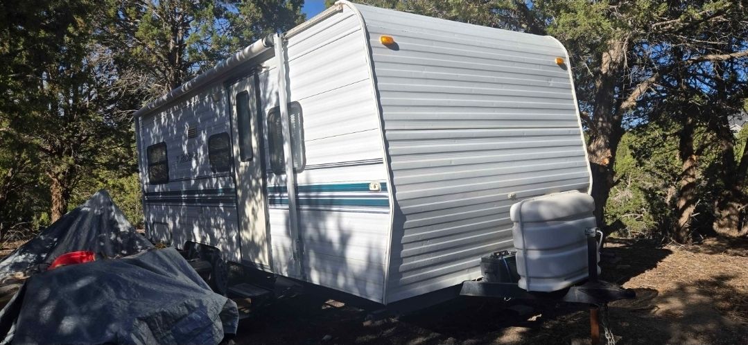 Road Ranger Travel Trailer - White, Well-Maintained Camp Trailer