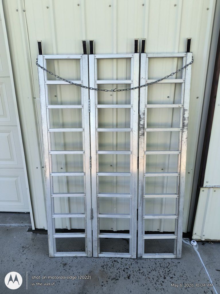 Foldable loading ramps. 45"-67"