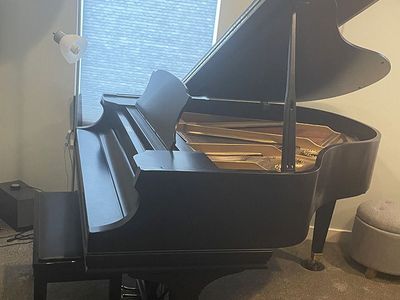 Mason Hamlin 5'4" grand piano