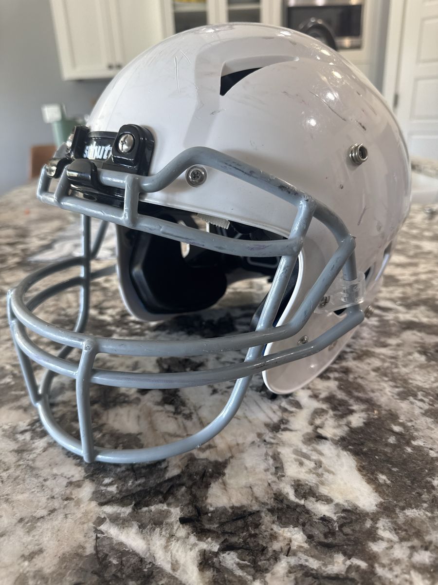 Schutt Youth Vengeance Football Helmet - White, Youth Large
