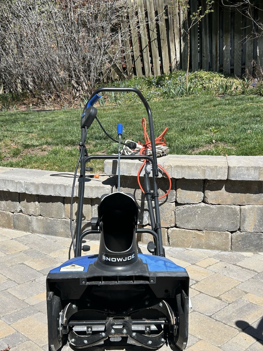 Snowjoe 18" Electric Snow Blower