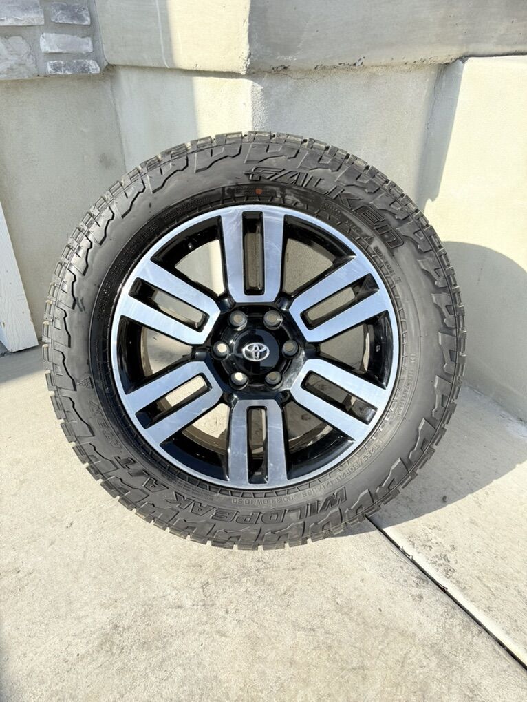Toyota 4Runner Limited Rims and Tires 265/60R20