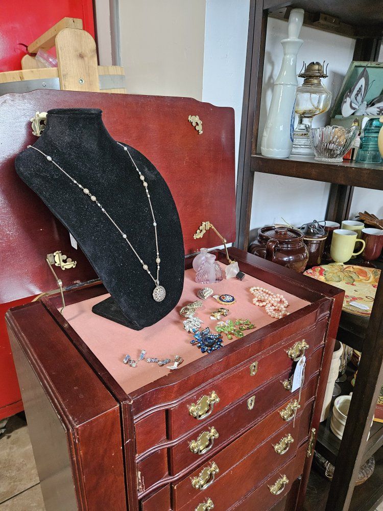 Main image 8