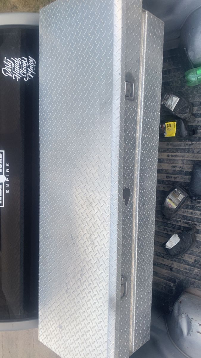 Aluminum Diamond Plate Crossover Truck Bed Tool Box