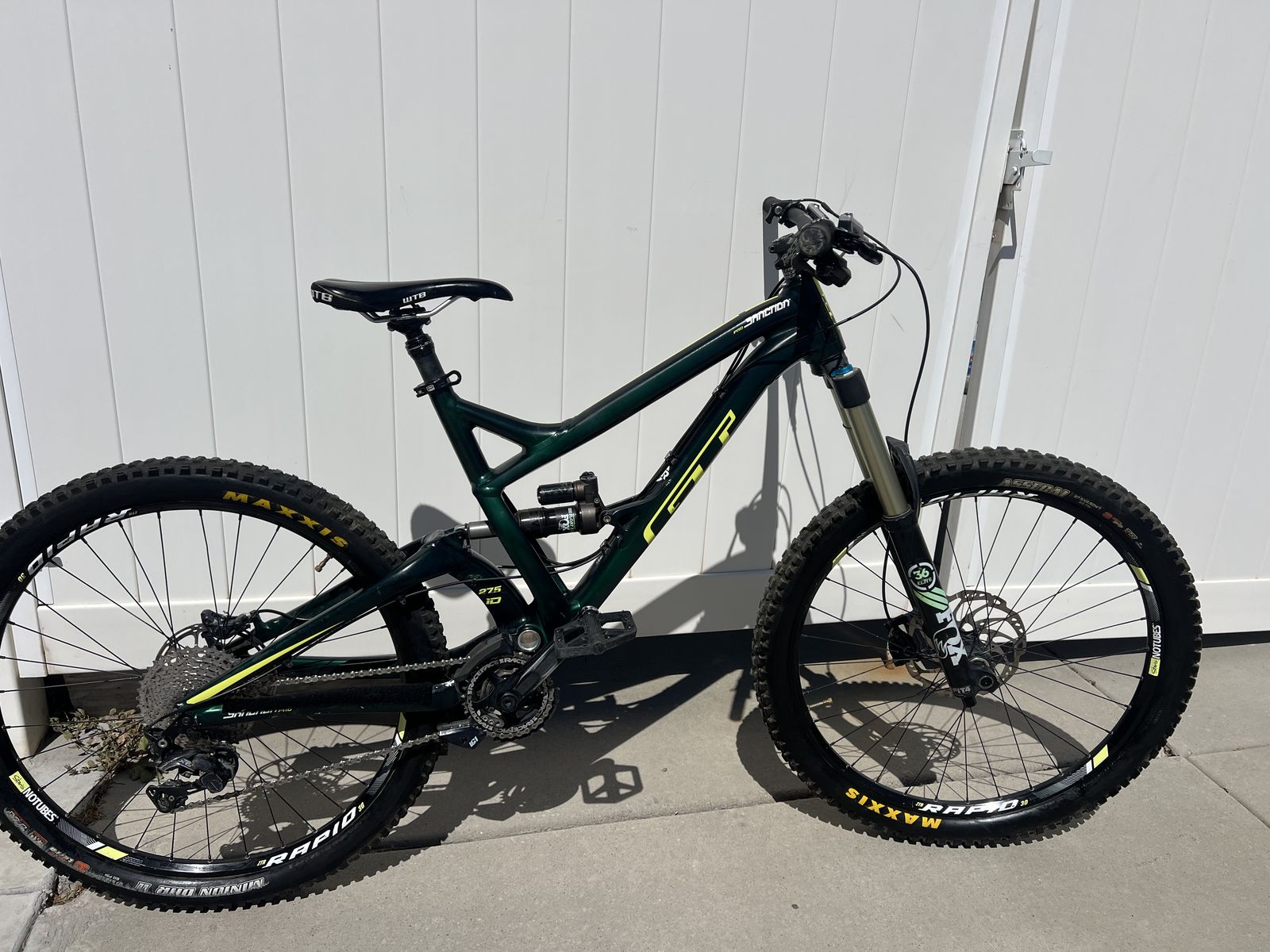 GT Saction Pro (L)