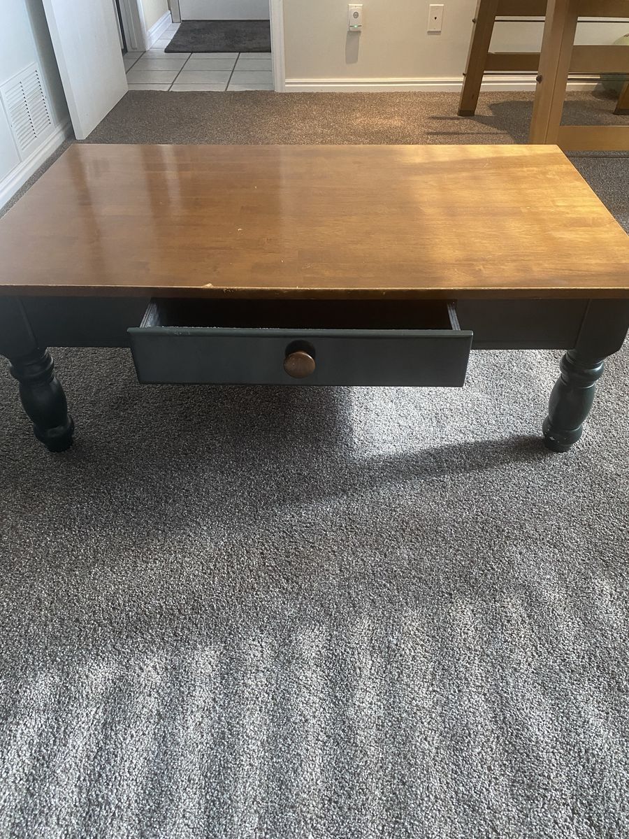 Wood coffee table / matching end tables