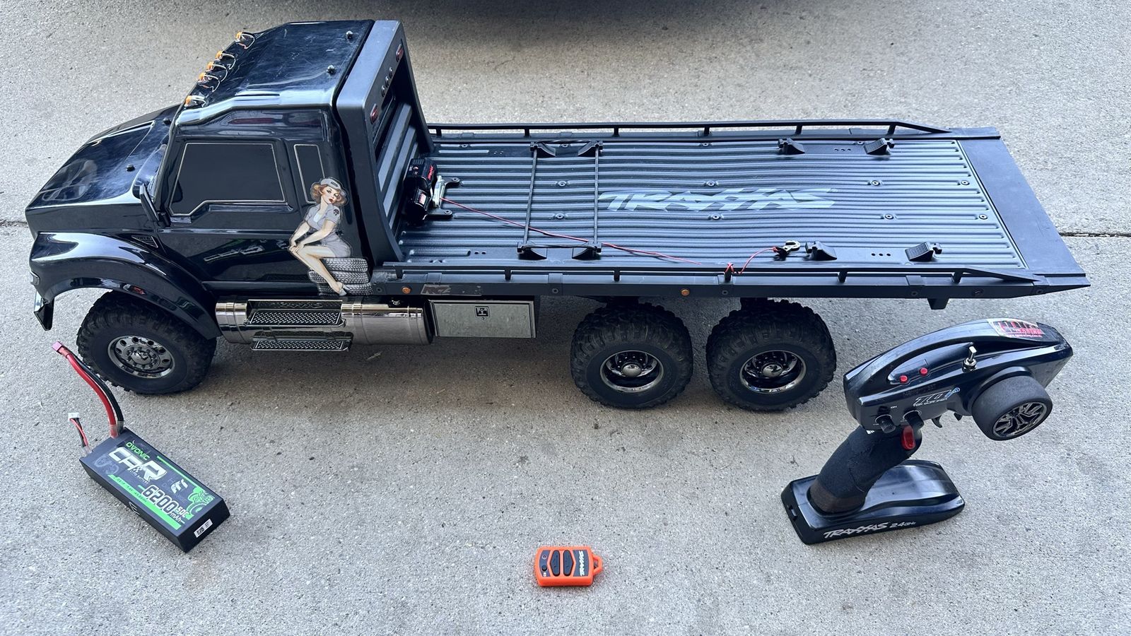 Traxxas TRX6 Ultimate 6X6 Flatbed Tow Truck Hauler With Winch
