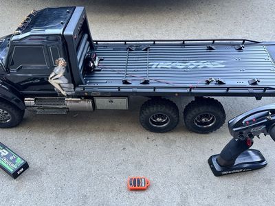 Traxxas TRX6 Ultimate 6X6 Flatbed Tow Truck Hauler With Winch