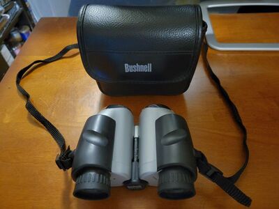 Bushnell Explorer Model 25-2511 Binoculars 10x25 W