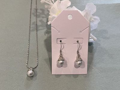 Minimalist Style Pearl Necklace & Matching Earrings