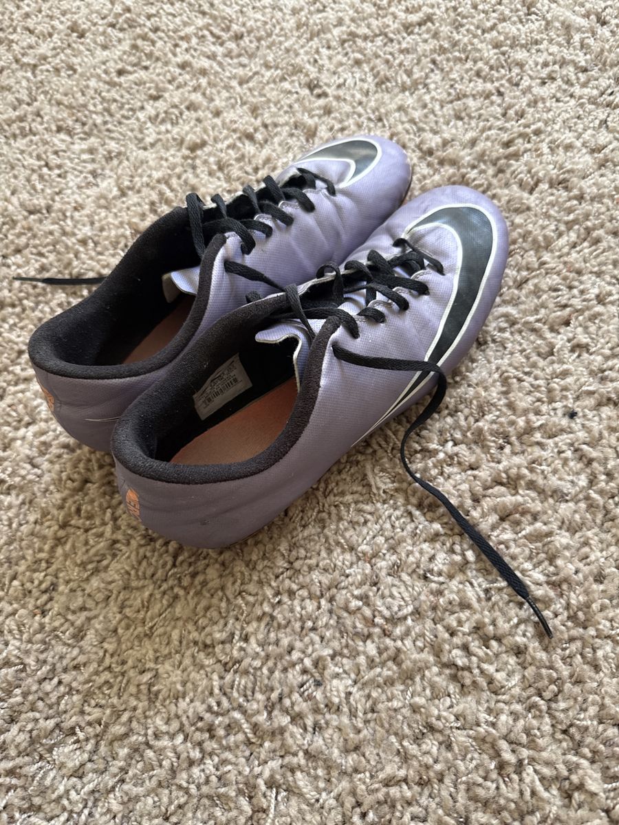 Men’s soccer cleats