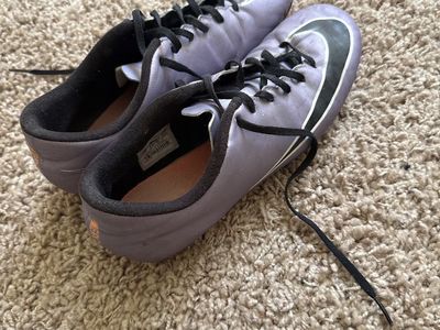 Men’s soccer cleats