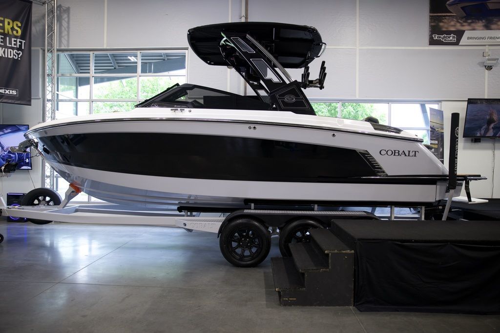 2025 Cobalt Boats R6 Surf