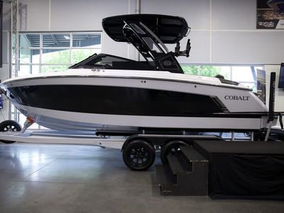 2025 Cobalt Boats R6 Surf