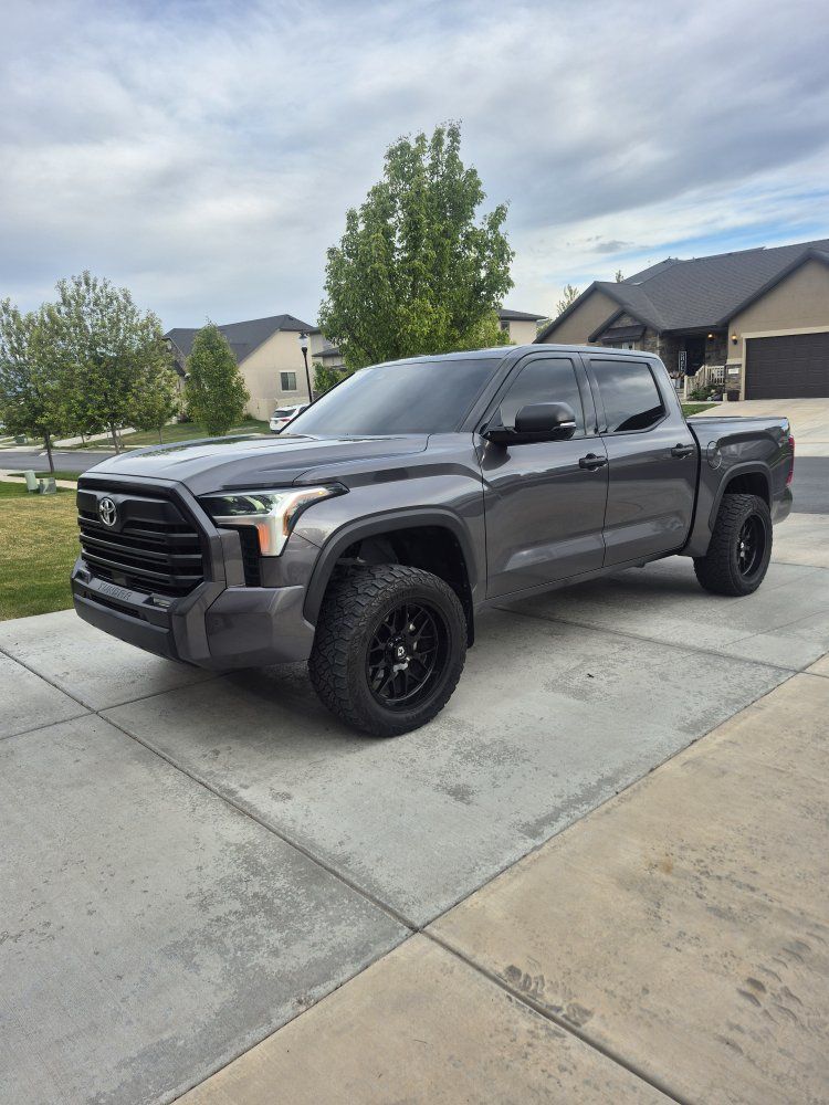 2022 Toyota Tundra SR5
