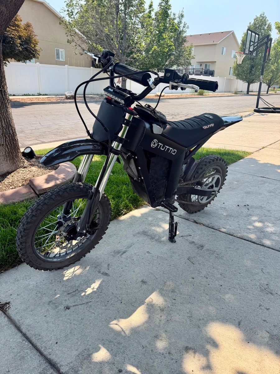2025 Mini Moto Tuttio Soleil01 (Used with 960 miles on it)