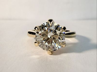 Round Cut Lab Grown Diamond Ring