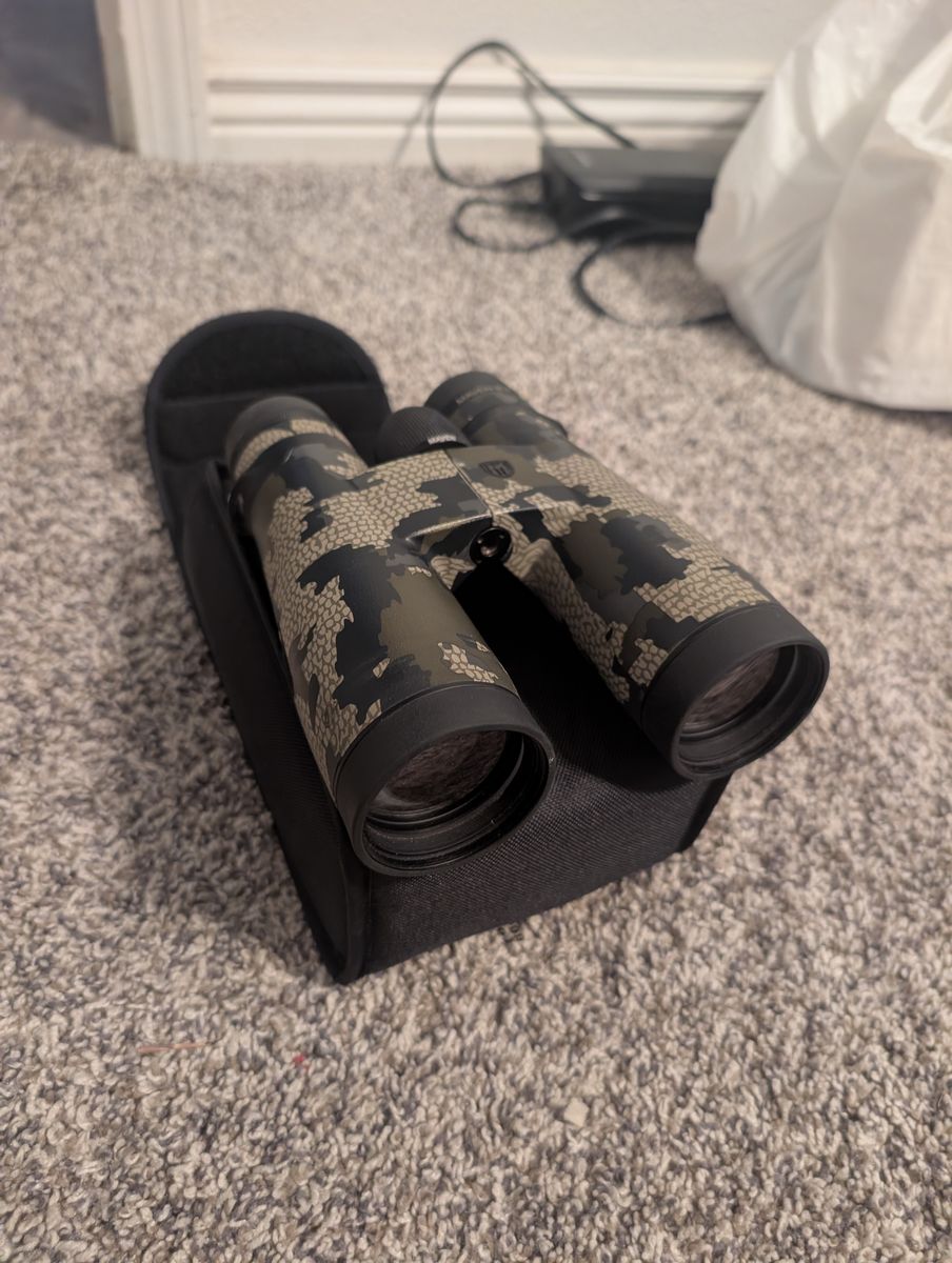 MAVEN B.2 9x45 Binoculars in Custom KUIU Verde