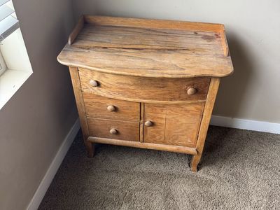 Vintage Solid Wood Accent Cabinet / Sideboard - Rustic Storage with 3 Drawers & 2 Doors