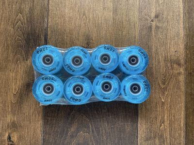 New! FOMO Team lightup Skate Wheels (8 pack) - Icy Blue