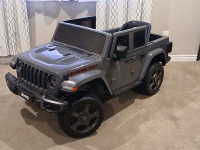 36v 5ft Jeep Gladiator ride on power wheels