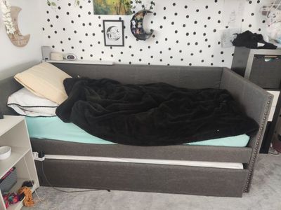 Gray day bed