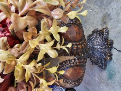 Big Metal base w/Flowers