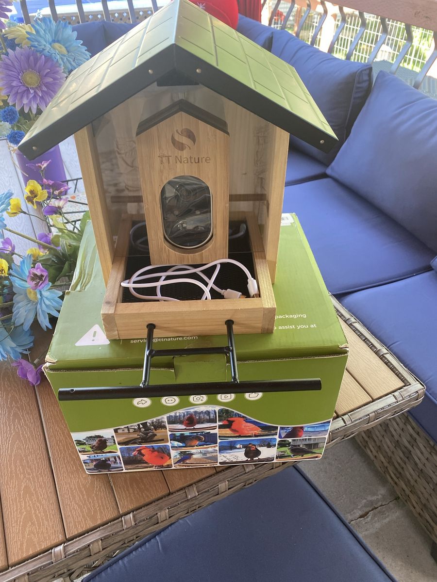 TT nature bird feeder