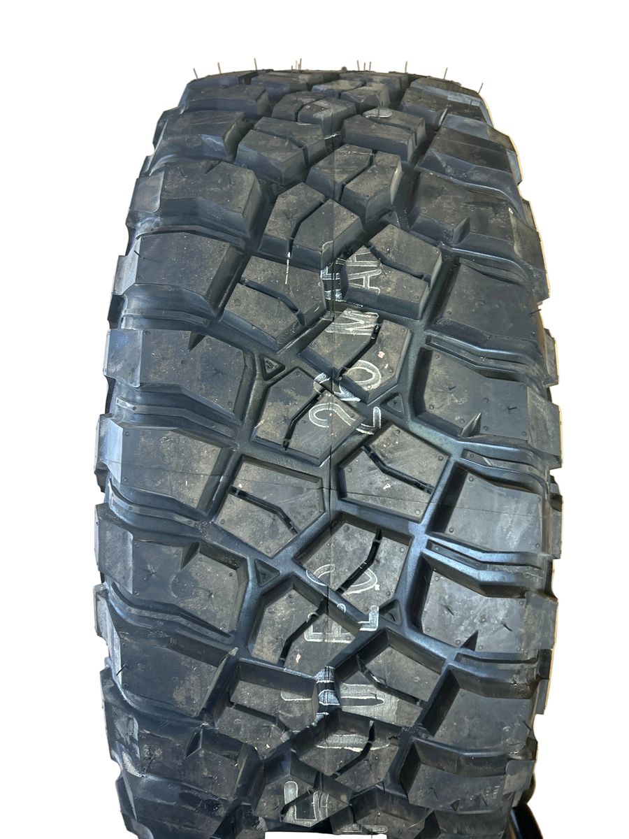 4 BFGOODRICH MUD TERRAIN T/A KM3 BSW LT295 70 17 121/118Q 10PLY MUD TIRE 15052
