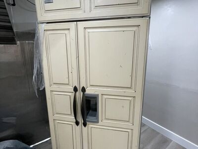 Sub Zero FrIdge, Stove, & Range Hood