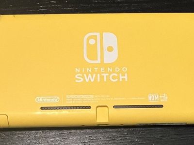 Nintendo Switch 1 Lite – Yellow
