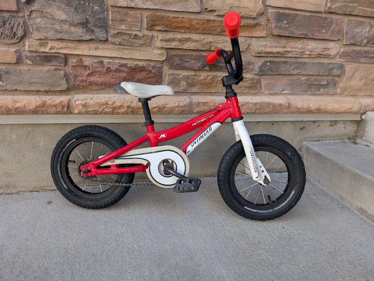 Specialized Hotrock 12. New grips