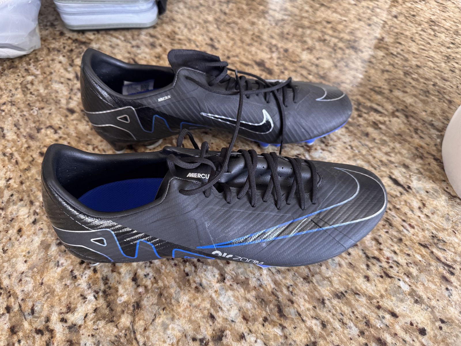 Nike men’s size 13 soccer cleats